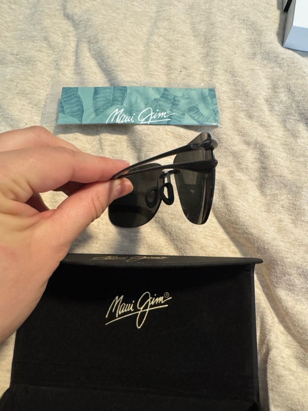 Maui Jim Rimless Sunglasses - Black Frames with Dark Lenses - Picture 4 of 5